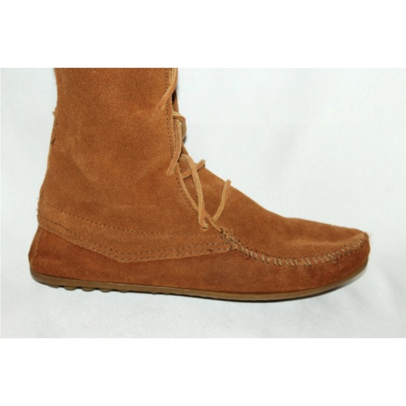 Minnetonka #1422 Chestnut Suede Lace-Up Fringe moccasin Boots - Picture 3 of 9